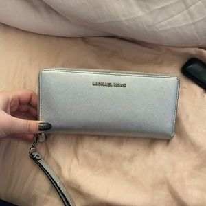 Authentic Michael Kors. Brand new with out tags womens wallet